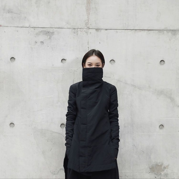 Simple Black-Turtleneck  Padded High Low Coat - Picture 6 of 16